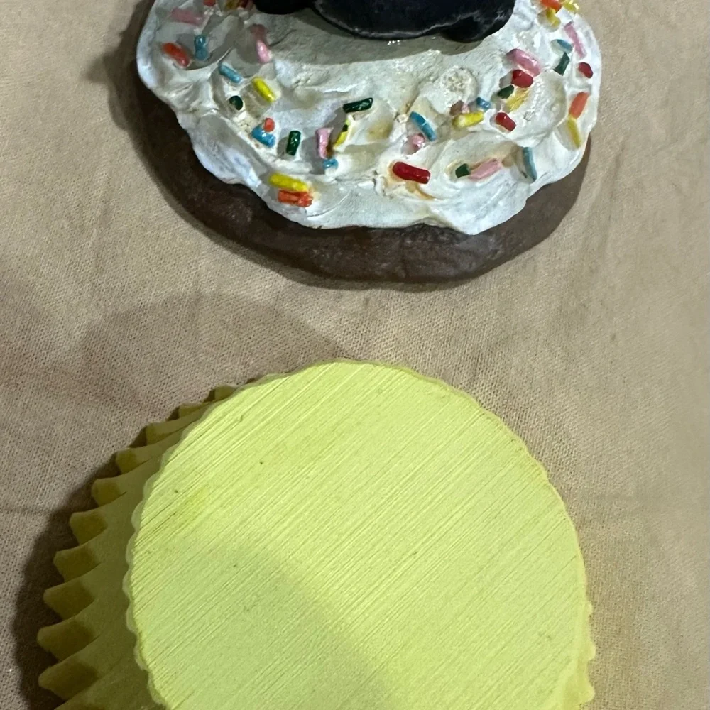 Cupcake Figurine with Dachshund Topper - Picture 4 of 4
